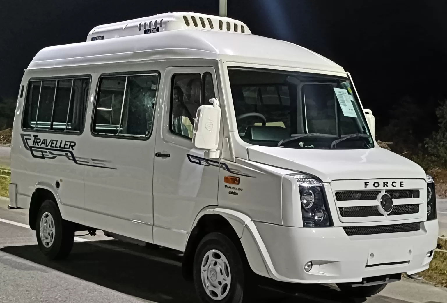 Tempo Traveller - A/C